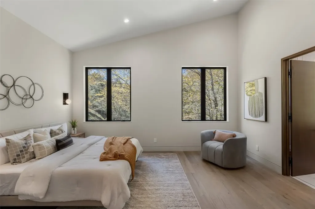 1616 N 4th Street Highlands NC 28741