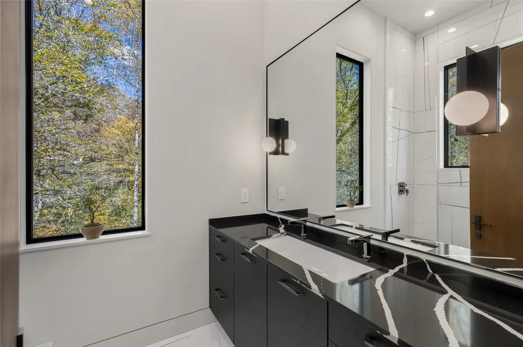 1616 N 4th Street Highlands NC 28741