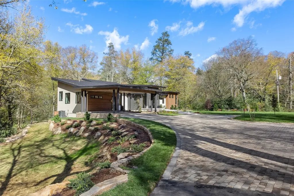 1616 N 4th Street Highlands NC 28741