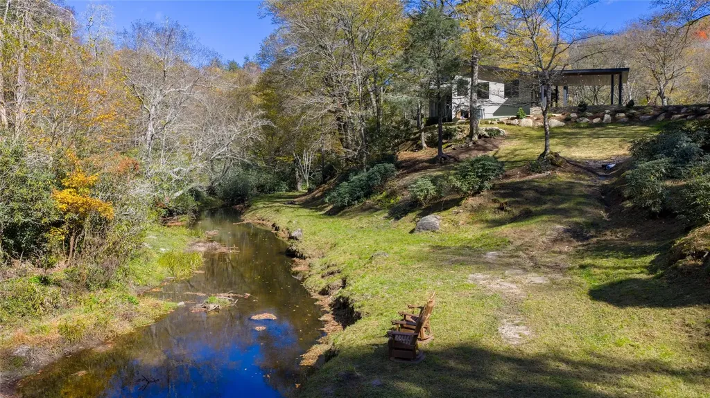 1616 N 4th Street Highlands NC 28741