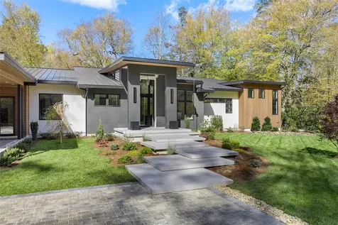 1616 N 4th Street Highlands NC 28741