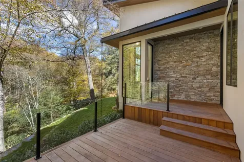 1616 N 4th Street Highlands NC 28741