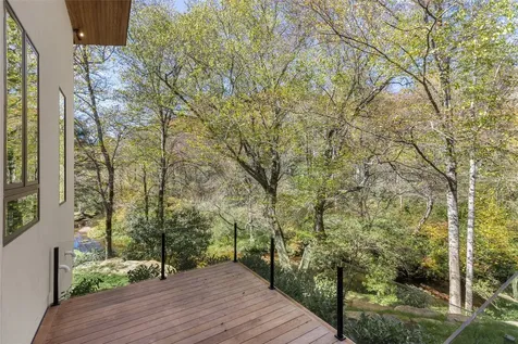 1616 N 4th Street Highlands NC 28741