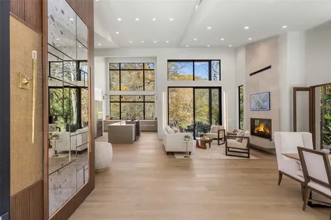 1616 N 4th Street Highlands NC 28741