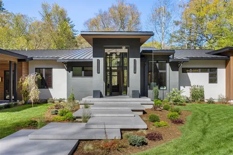 1616 N 4th Street Highlands NC 28741