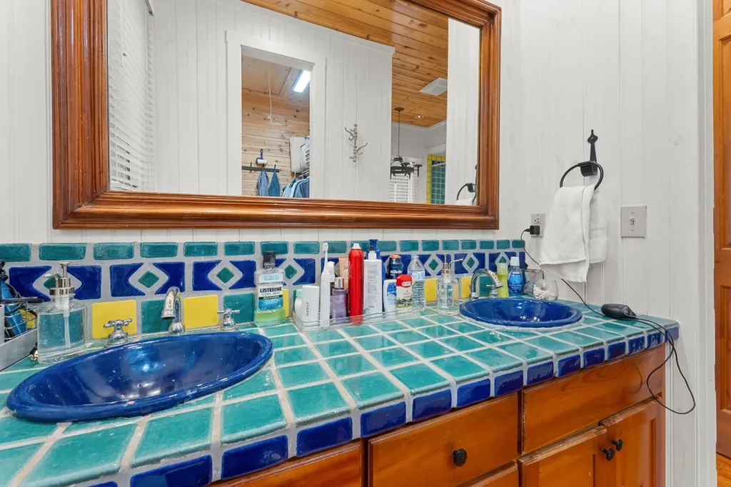 369 Ritchie Road Scaly Mountain NC 28775