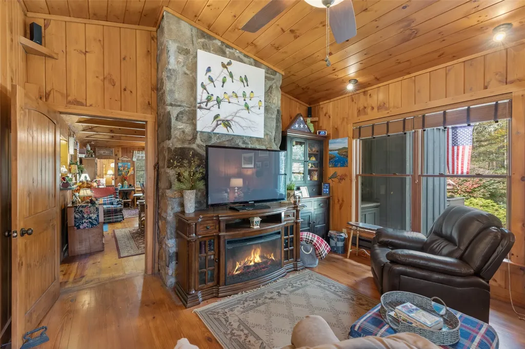 11 Sky Ranch Lane Cashiers NC 28717