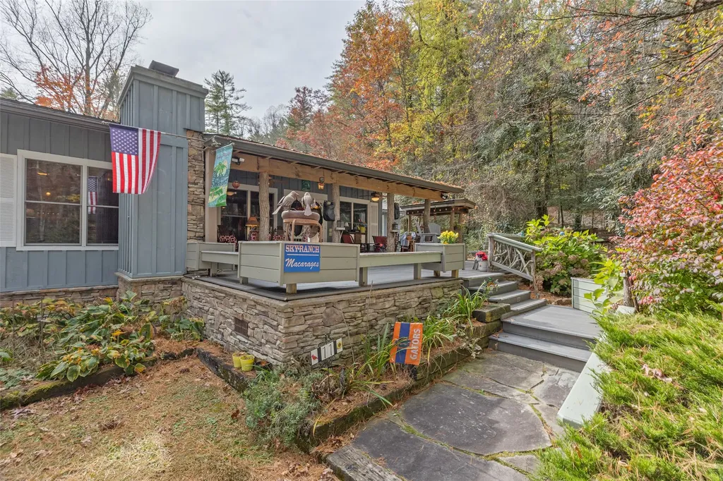 11 Sky Ranch Lane Cashiers NC 28717