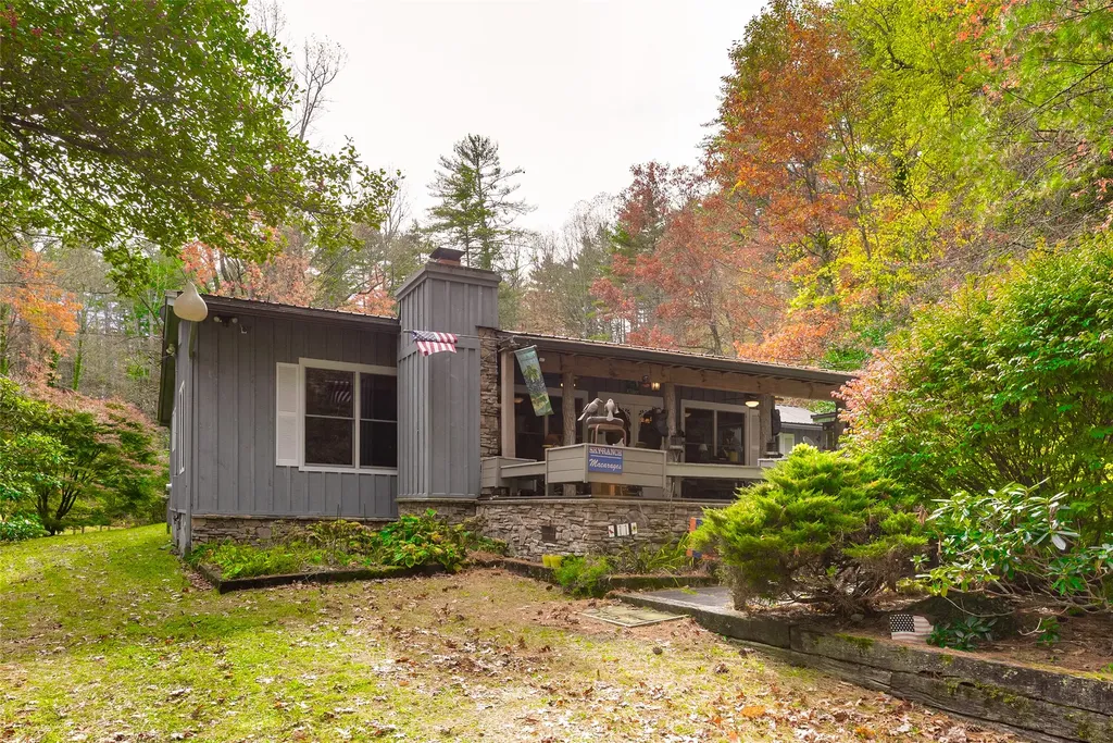 11 Sky Ranch Lane Cashiers NC 28717