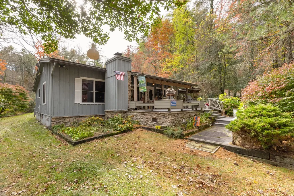 11 Sky Ranch Lane Cashiers NC 28717