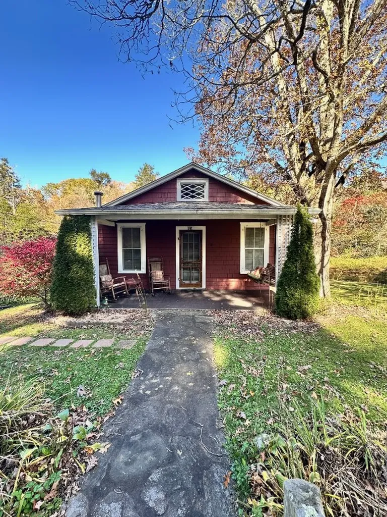 571 Dillard Road Highlands NC 28741