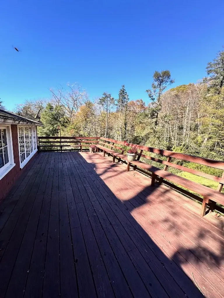 571 Dillard Road Highlands NC 28741