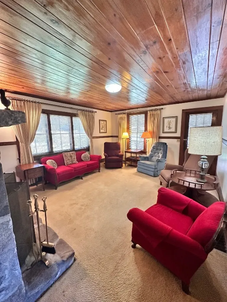 571 Dillard Road Highlands NC 28741