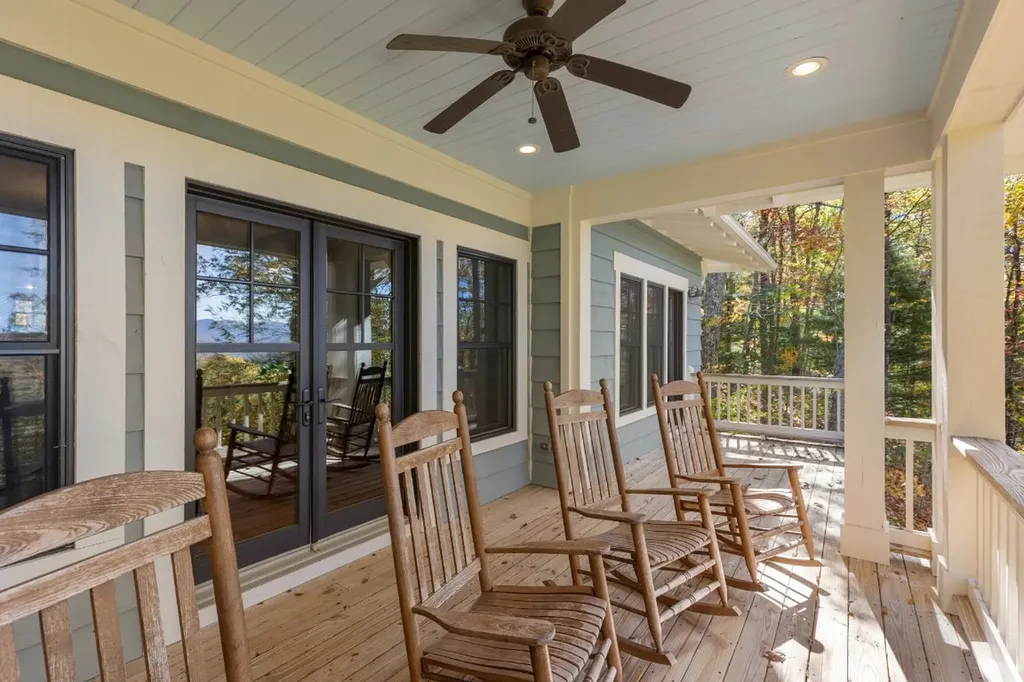 2473 Highland Gap Road Scaly Mountain NC 28775