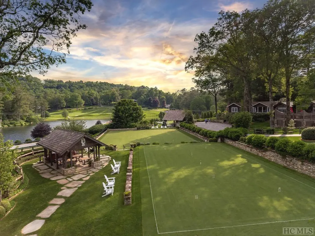 Lot 176a Moorewood Road Highlands NC 28741