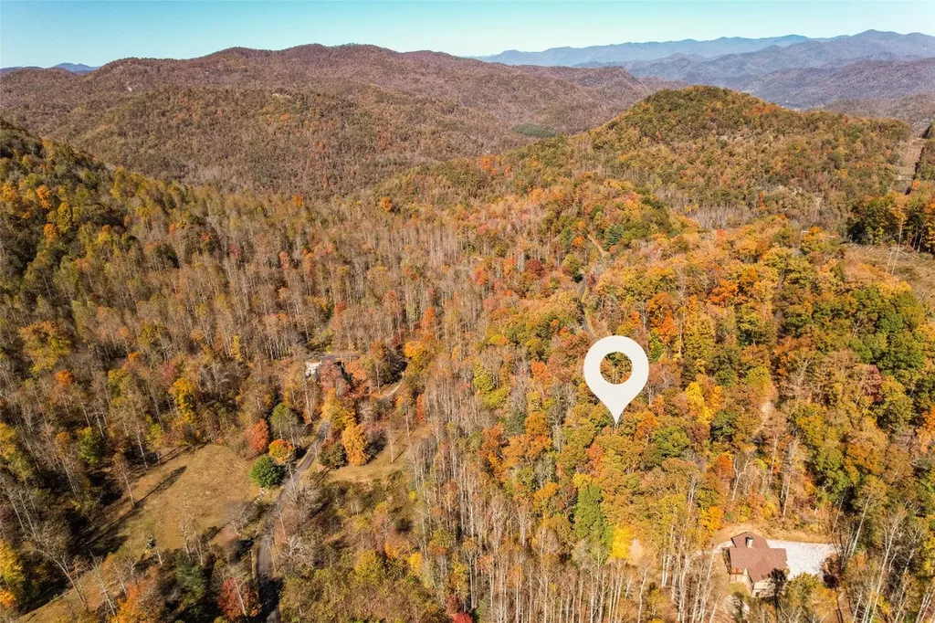 17 Pilot Knob Road Glenville NC 28736