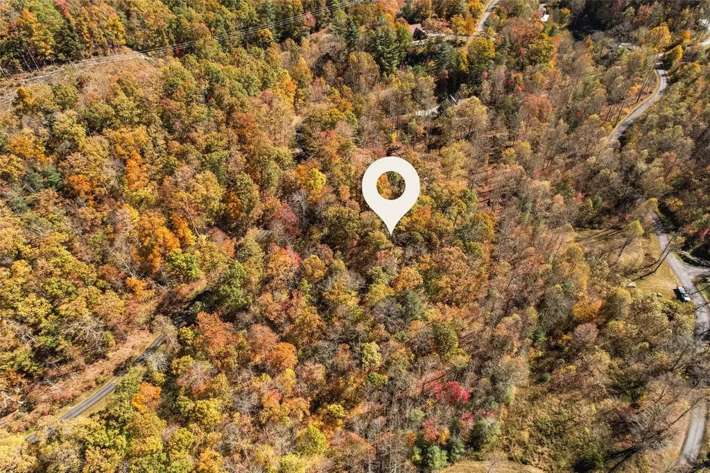 17 Pilot Knob Road Glenville NC 28736