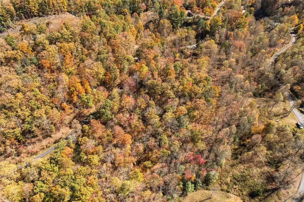 17 Pilot Knob Road Glenville NC 28736