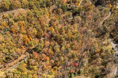 17 Pilot Knob Road Glenville NC 28736