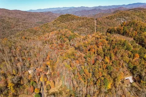 17 Pilot Knob Road Glenville NC 28736