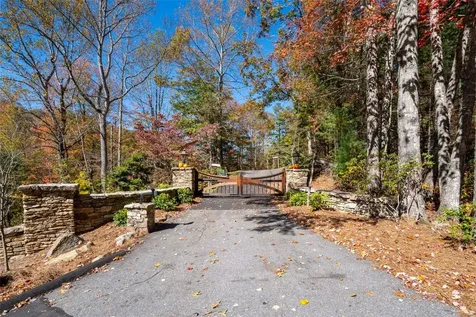 17 Pilot Knob Road Glenville NC 28736