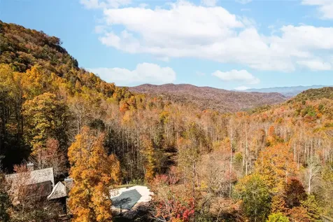 17 Pilot Knob Road Glenville NC 28736