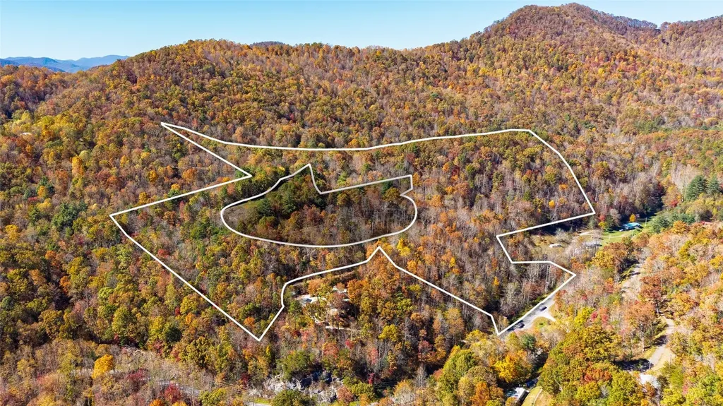 26 Booshway Mountain Road Tuckasegee NC 28783