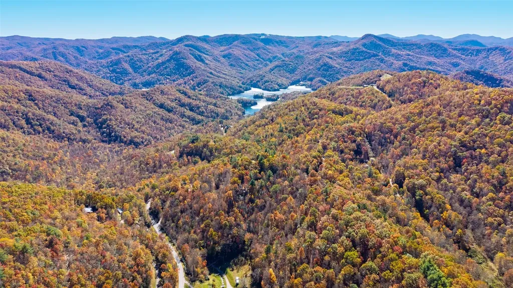26 Booshway Mountain Road Tuckasegee NC 28783