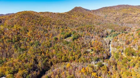 26 Booshway Mountain Road Tuckasegee NC 28783