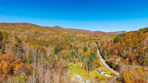 26 Booshway Mountain Road Tuckasegee NC 28783