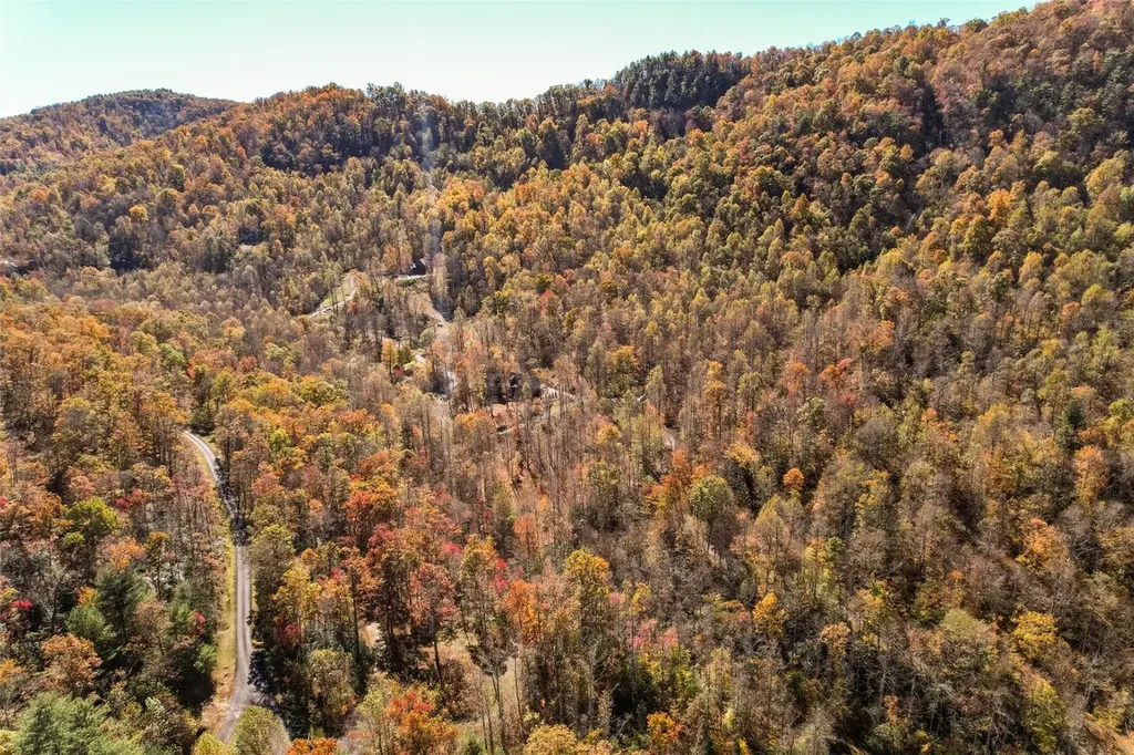 81 Pasture Road Glenville NC 28736