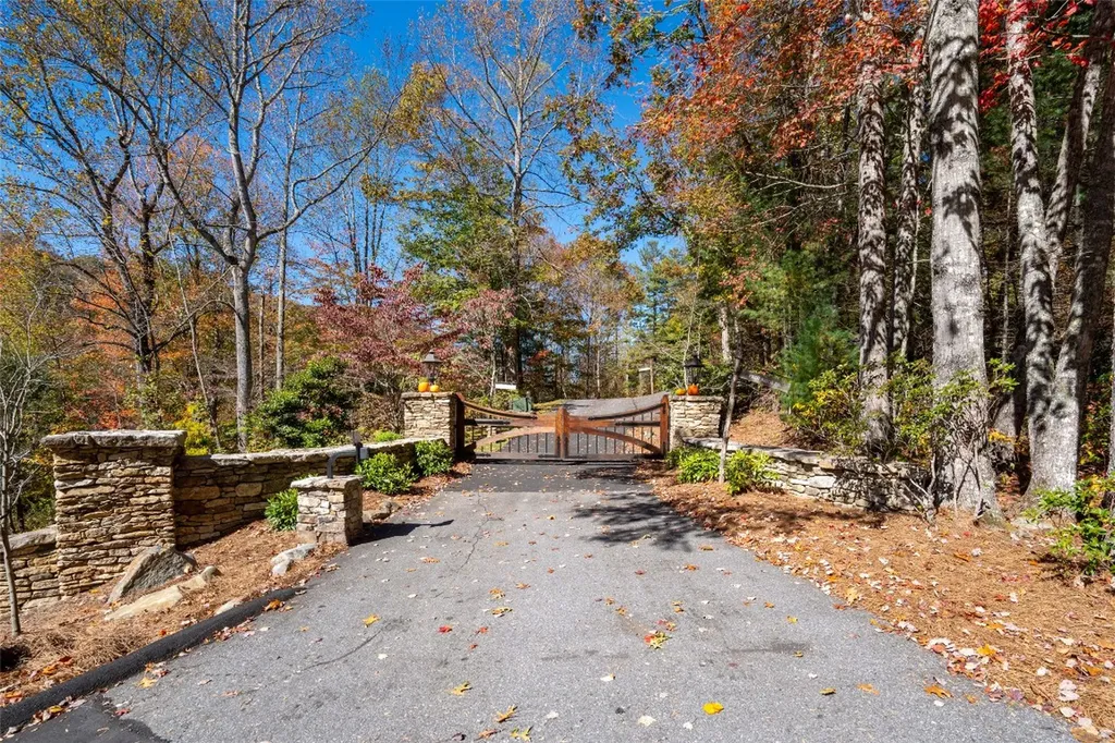 81 Pasture Road Glenville NC 28736