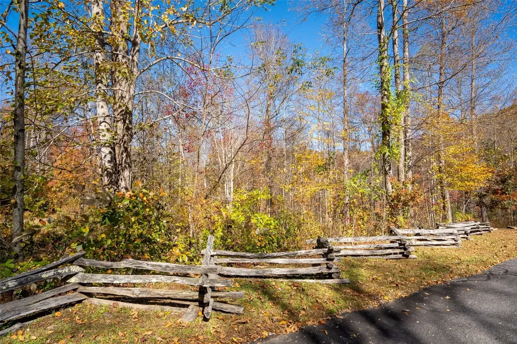 81 Pasture Road Glenville NC 28736