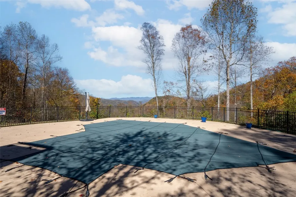 81 Pasture Road Glenville NC 28736