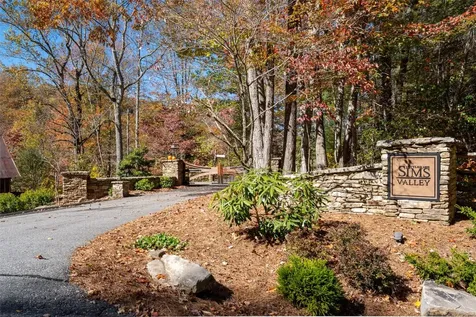 81 Pasture Road Glenville NC 28736