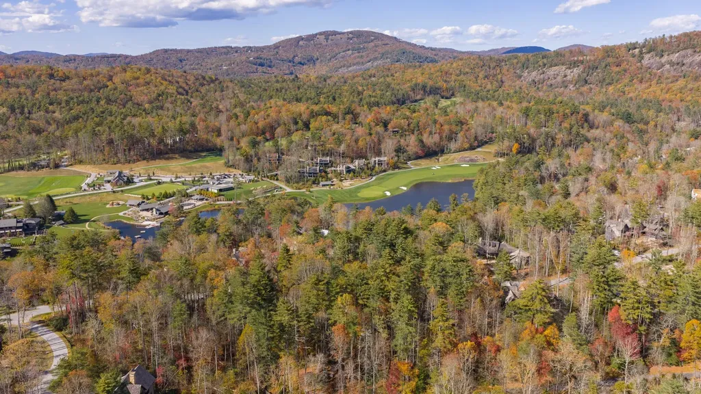 16 Flagstone Road Cashiers NC 28717