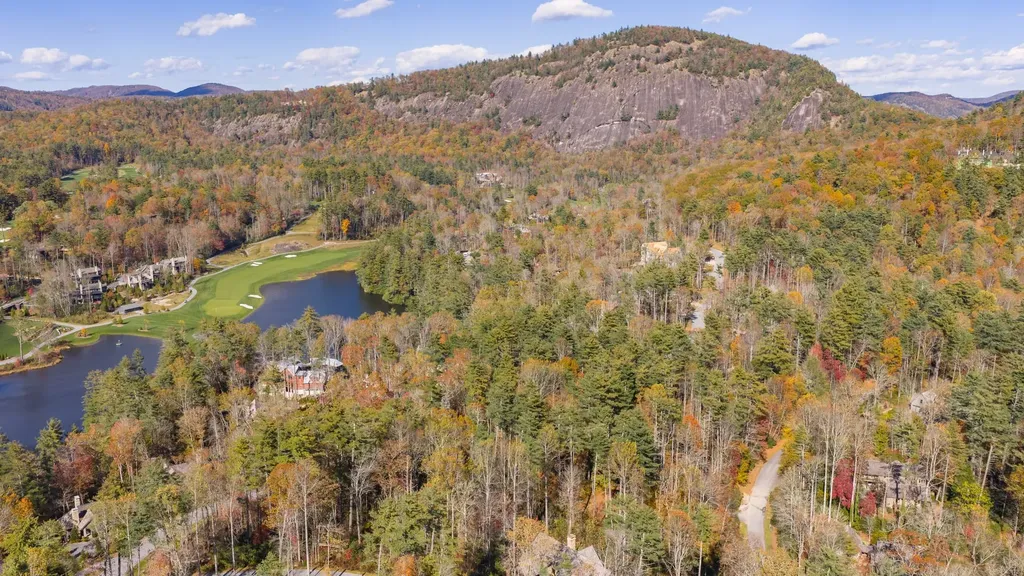 16 Flagstone Road Cashiers NC 28717