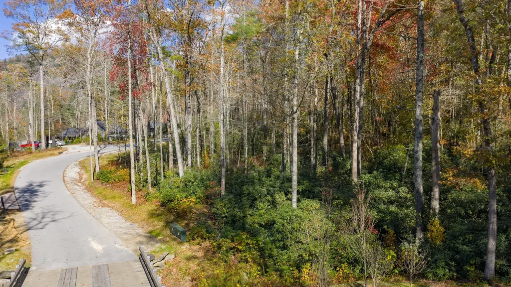 16 Flagstone Road Cashiers NC 28717