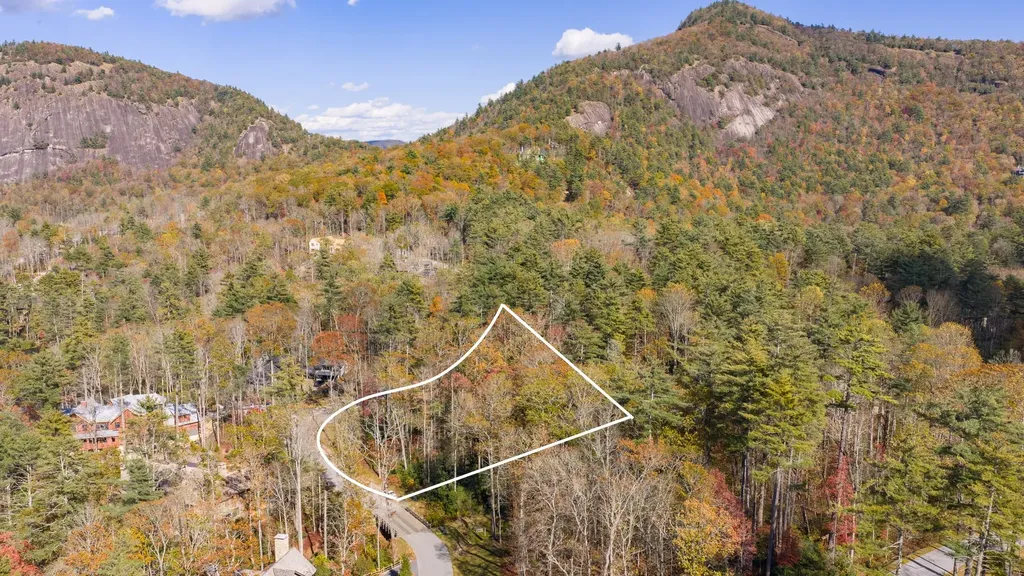 16 Flagstone Road Cashiers NC 28717