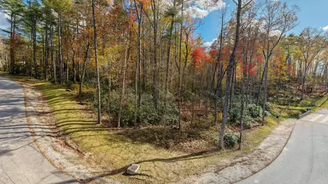 16 Flagstone Road Cashiers NC 28717