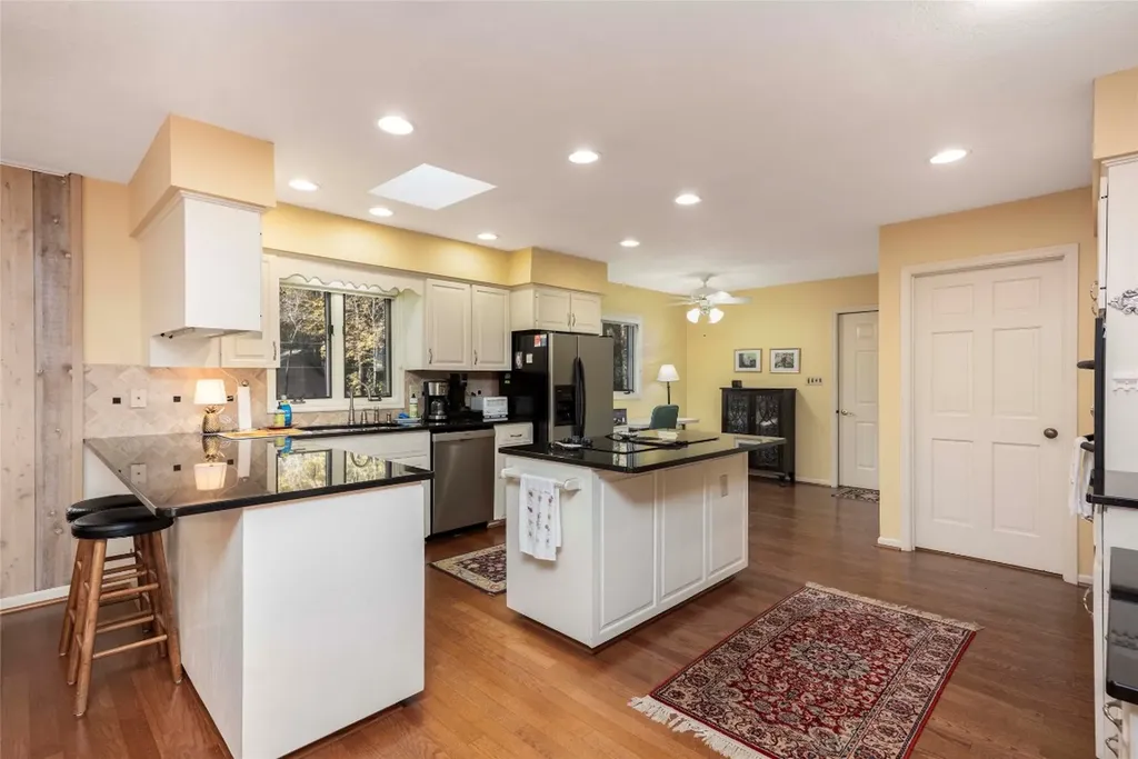 572 N. East Shore Drive Lake Toxaway NC 28747