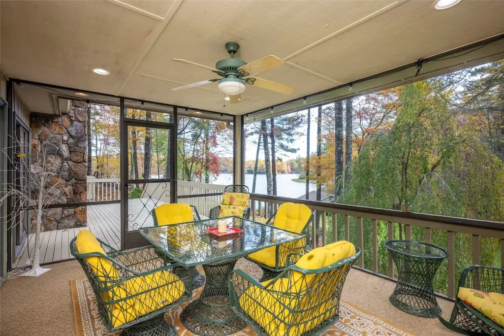 572 N. East Shore Drive Lake Toxaway NC 28747