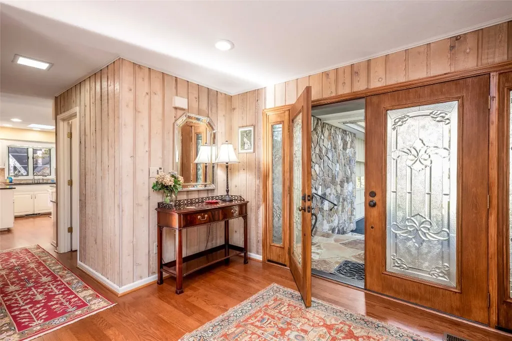 572 N. East Shore Drive Lake Toxaway NC 28747