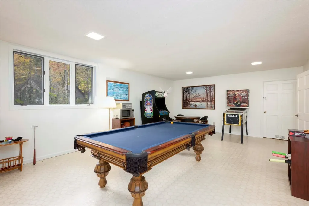 572 N. East Shore Drive Lake Toxaway NC 28747