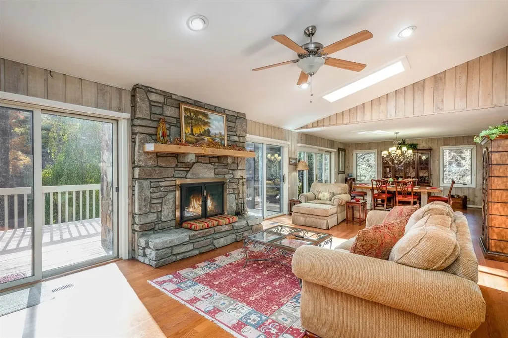 572 N. East Shore Drive Lake Toxaway NC 28747