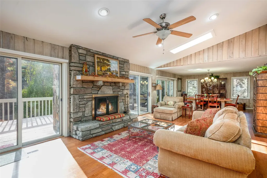 572 N. East Shore Drive Lake Toxaway NC 28747