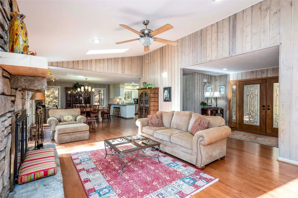 572 N. East Shore Drive Lake Toxaway NC 28747