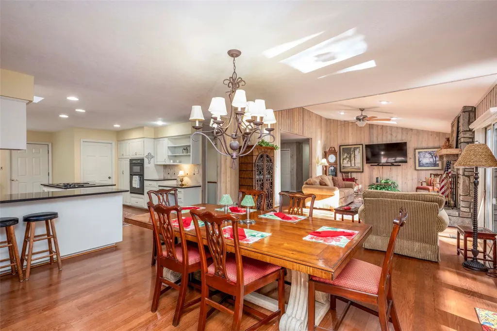 572 N. East Shore Drive Lake Toxaway NC 28747