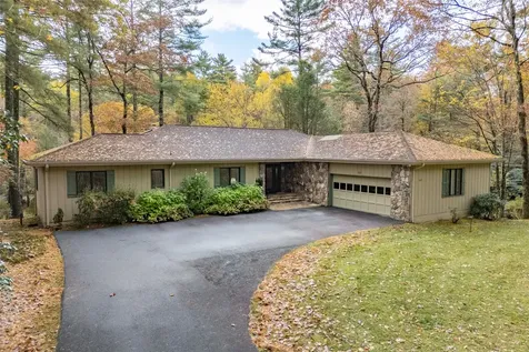 572 N. East Shore Drive Lake Toxaway NC 28747