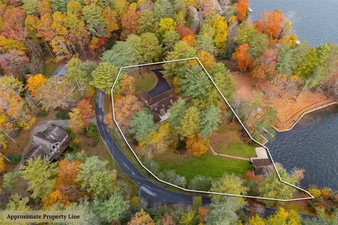 572 N. East Shore Drive Lake Toxaway NC 28747